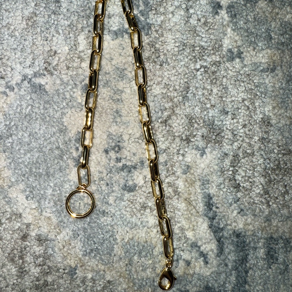 Elegant Gold Chain Bracelet